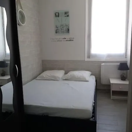 Holiday home Maison De 120 M², Divisee En 2 Independants